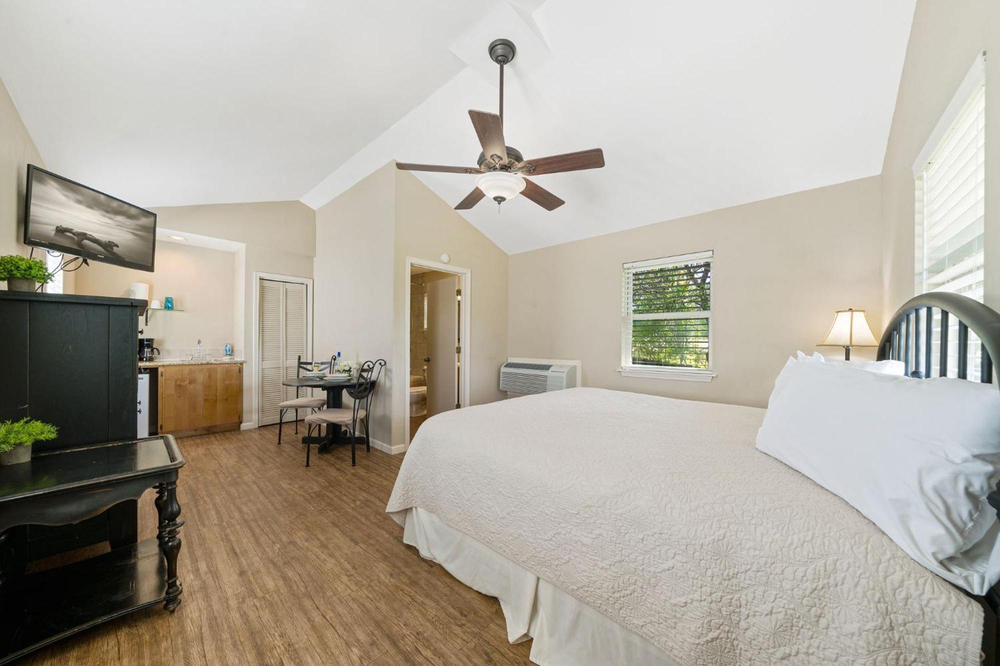 Blanco Riverside Cottages エクステリア 写真